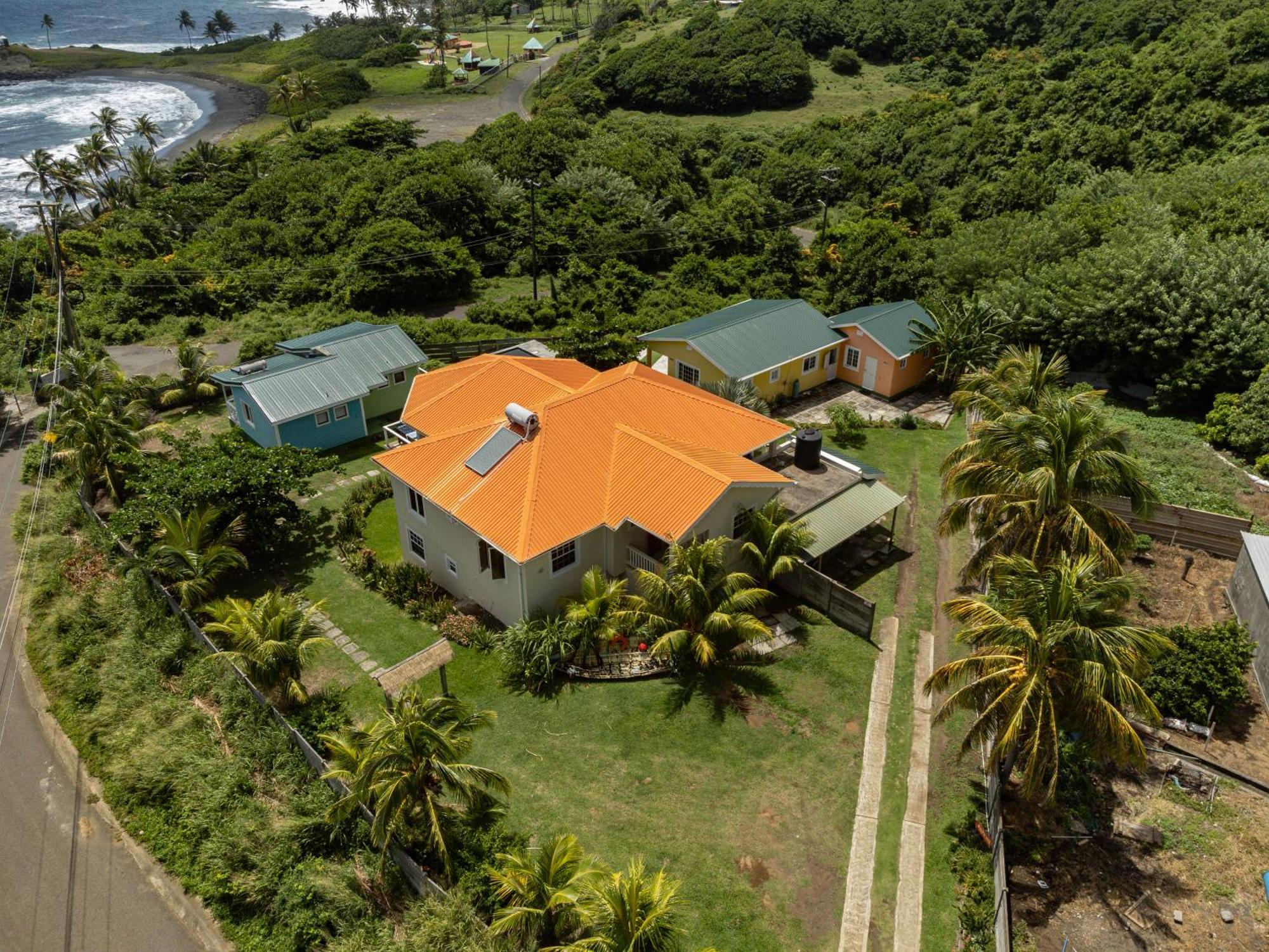 Studio Blu At Waves Villa Guesthouse Brighton Village ภายนอก รูปภาพ