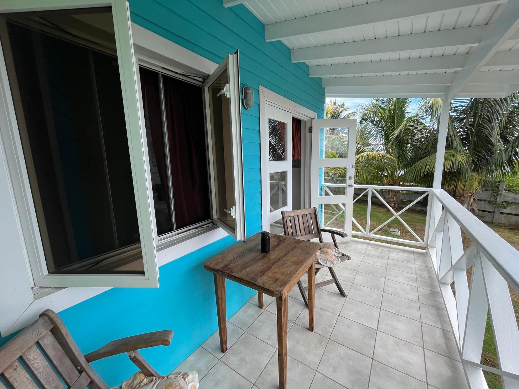 Studio Blu At Waves Villa Guesthouse Brighton Village ภายนอก รูปภาพ