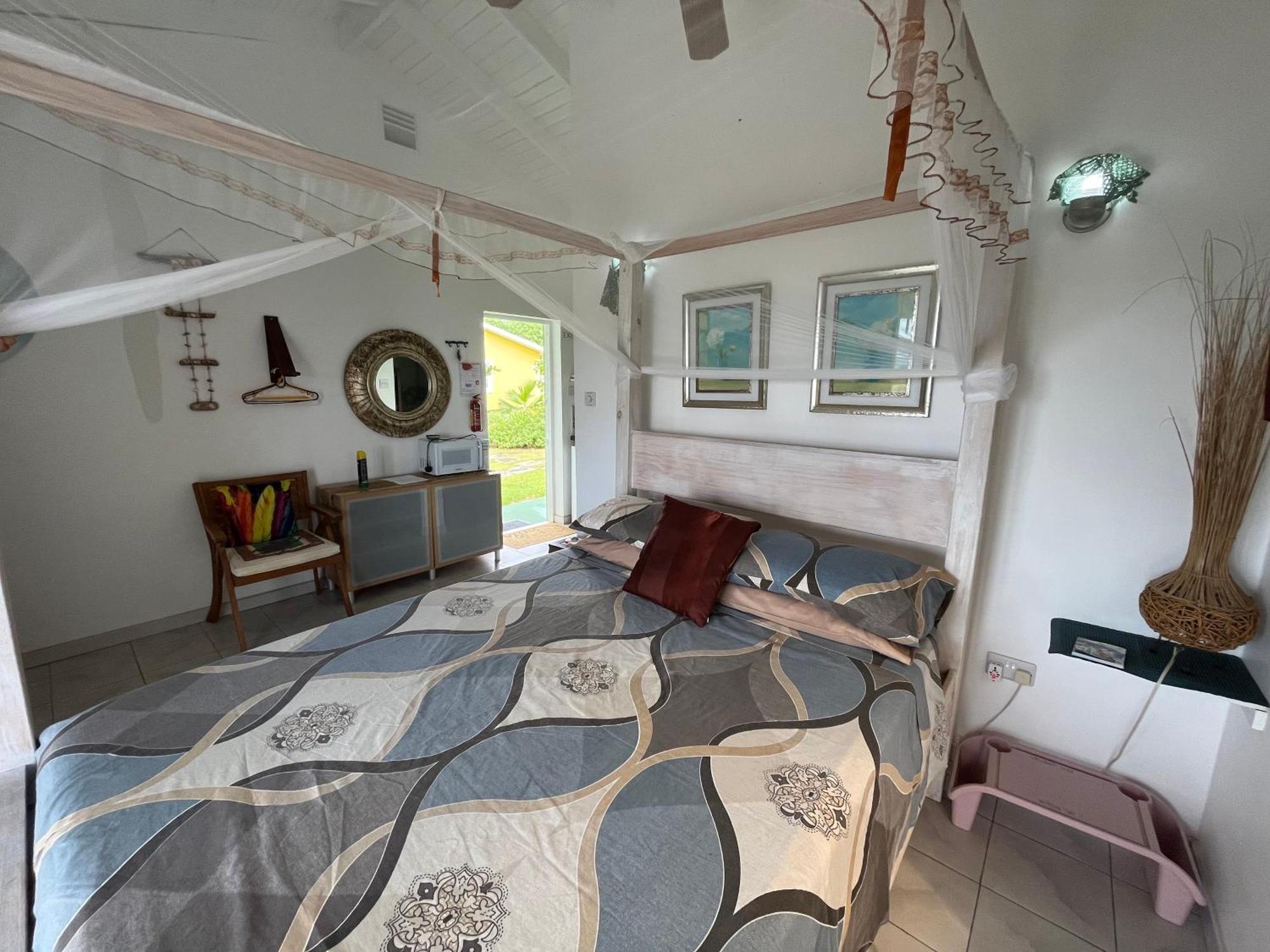 Studio Blu At Waves Villa Guesthouse Brighton Village ภายนอก รูปภาพ