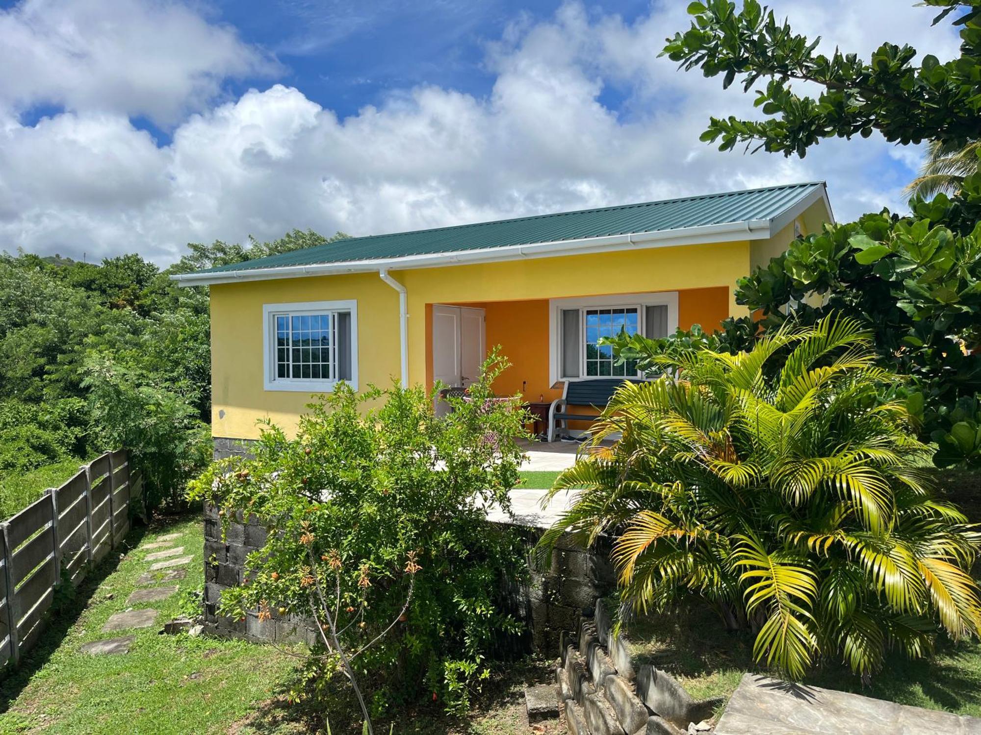 Studio Blu At Waves Villa Guesthouse Brighton Village ภายนอก รูปภาพ